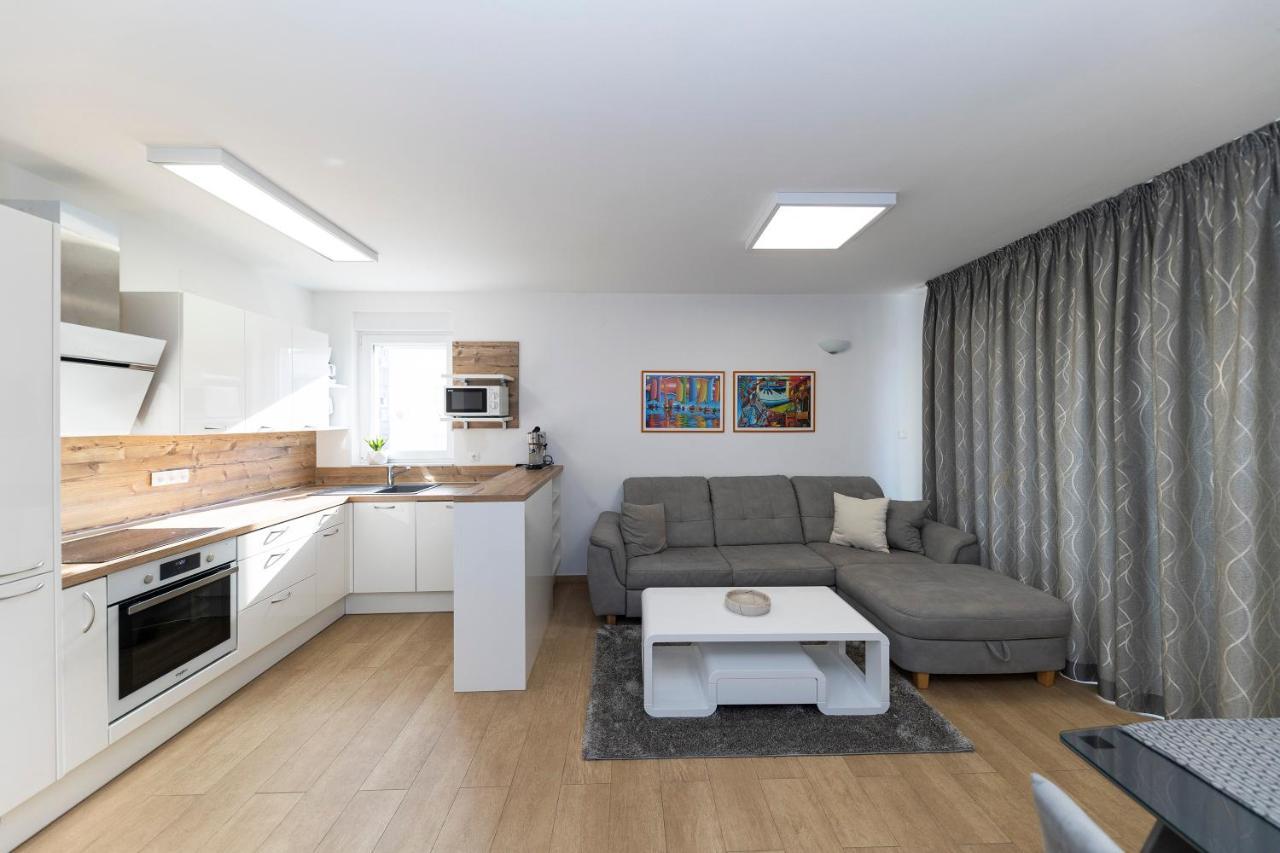 Joy 2 Apartment Novalja Εξωτερικό φωτογραφία